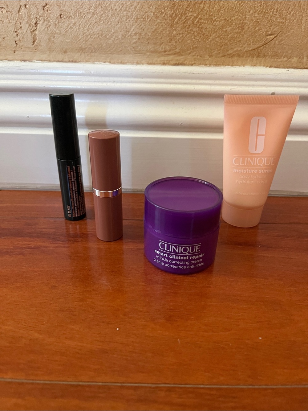 Clinique Makeup & Skincare Travel Size Bundle Moisture Surge